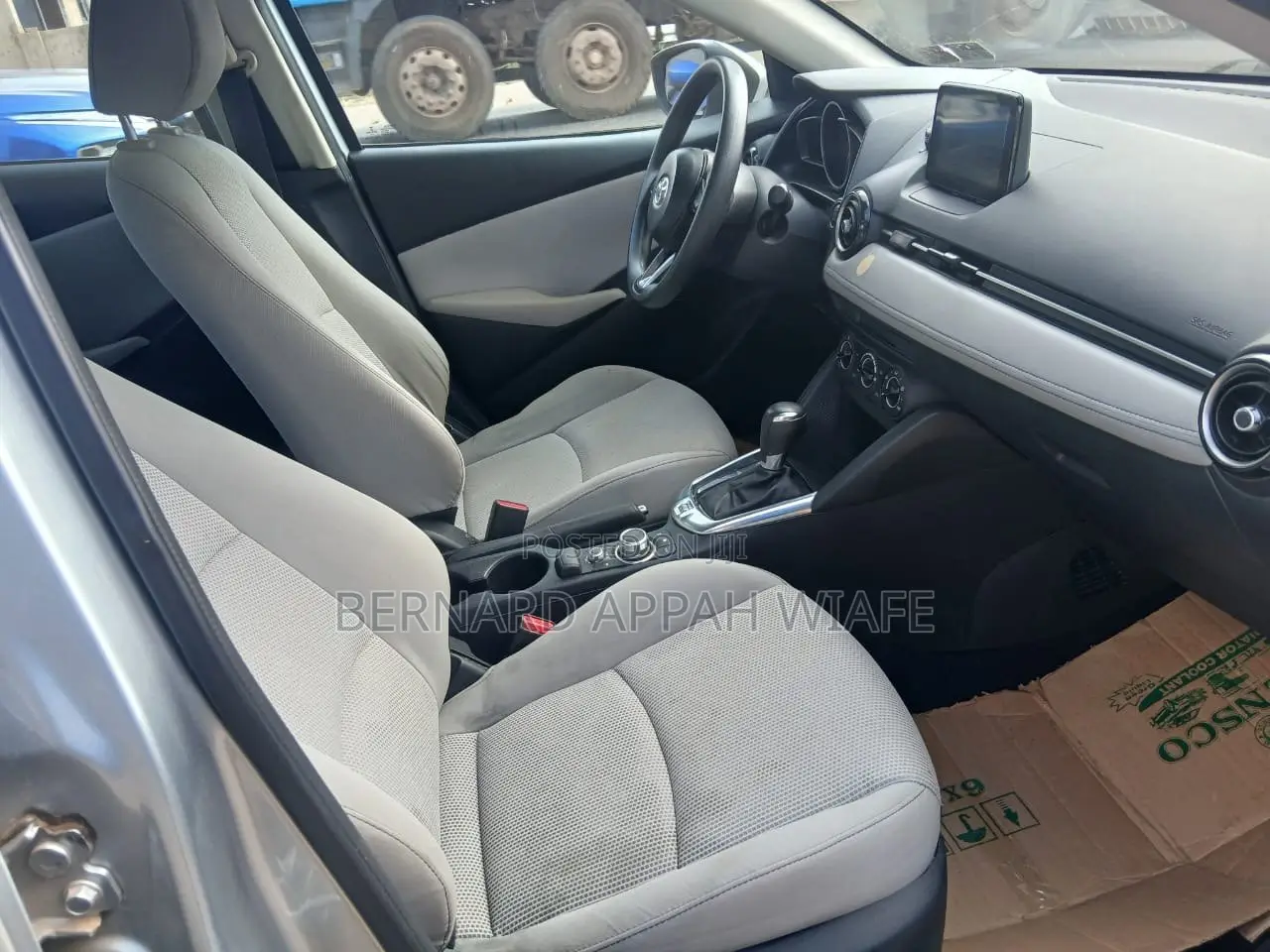 Toyota Yaris LE Sedan 4dr 2019 Silver