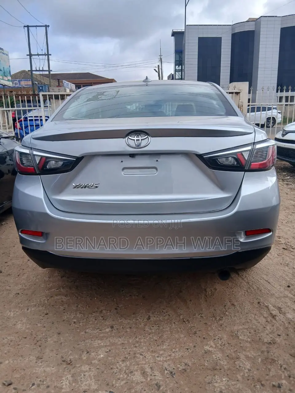 Toyota Yaris LE Sedan 4dr 2019 Silver