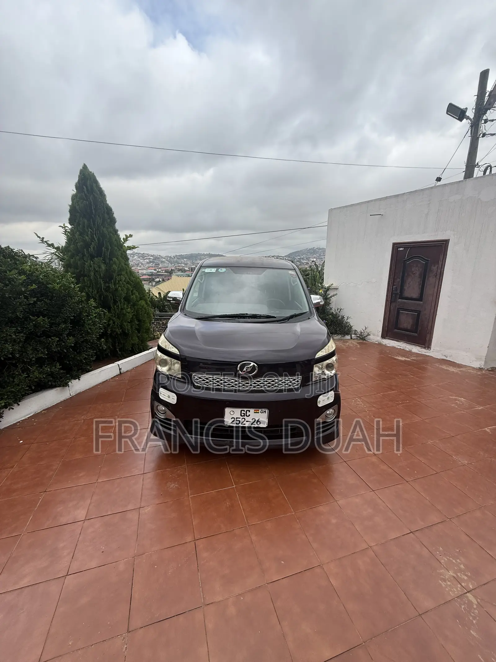Toyota Voxy V 2WD 7-Seater 2012 Purple