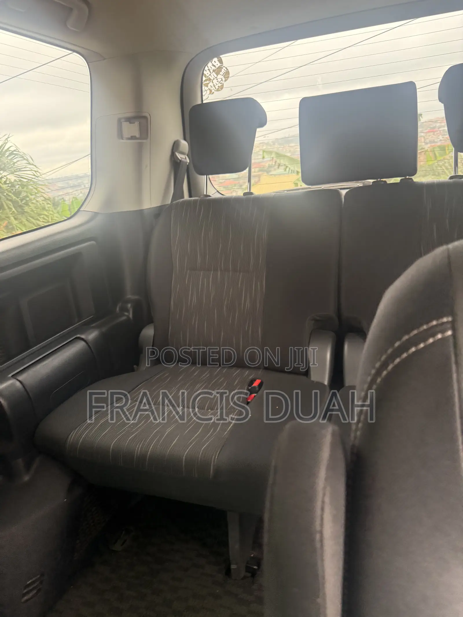 Toyota Voxy V 2WD 7-Seater 2012 Purple
