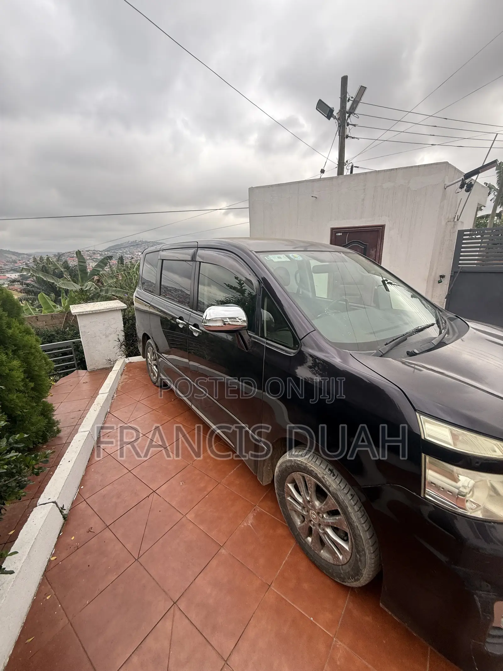 Toyota Voxy V 2WD 7-Seater 2012 Purple