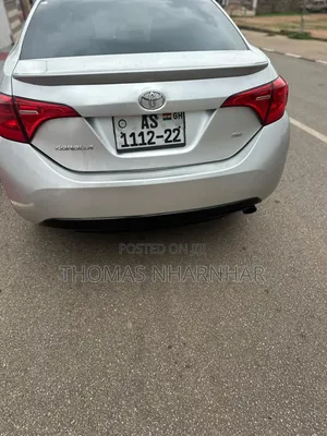 Toyota Corolla XLE 4dr Sedan (1.8L 4cyl CVT) 2017 Silver