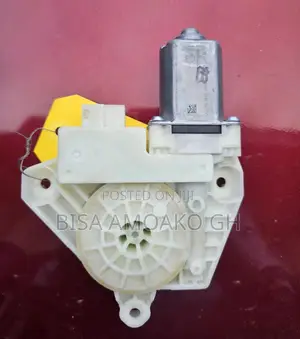 2017 Benz C300 Right Front Door Motor