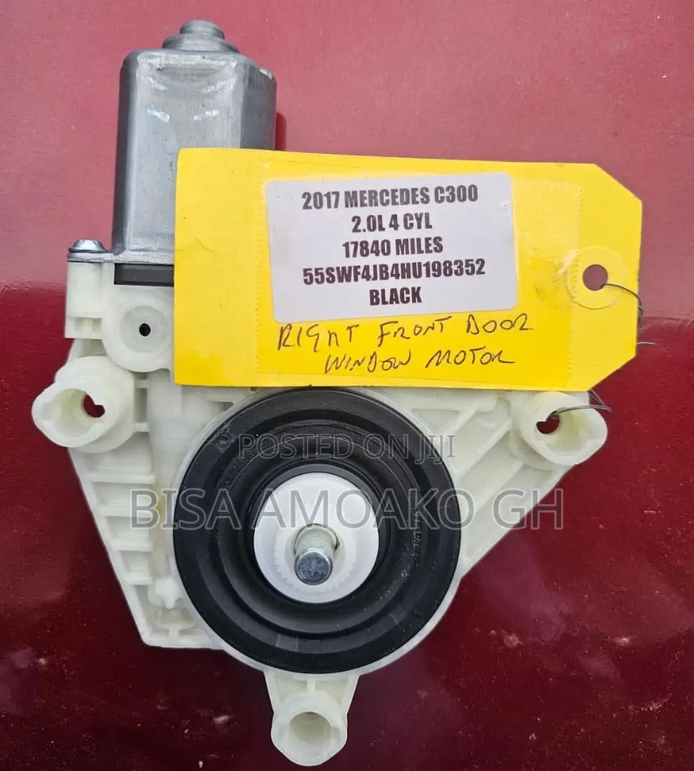 2017 Benz C300 Right Front Door Motor