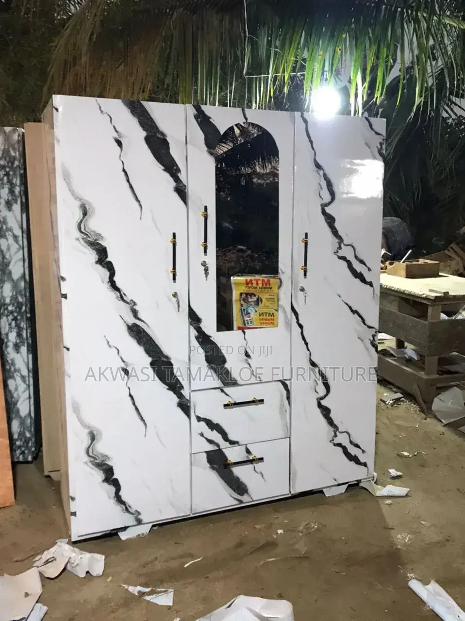 Wardrobes Three in One With Good Material