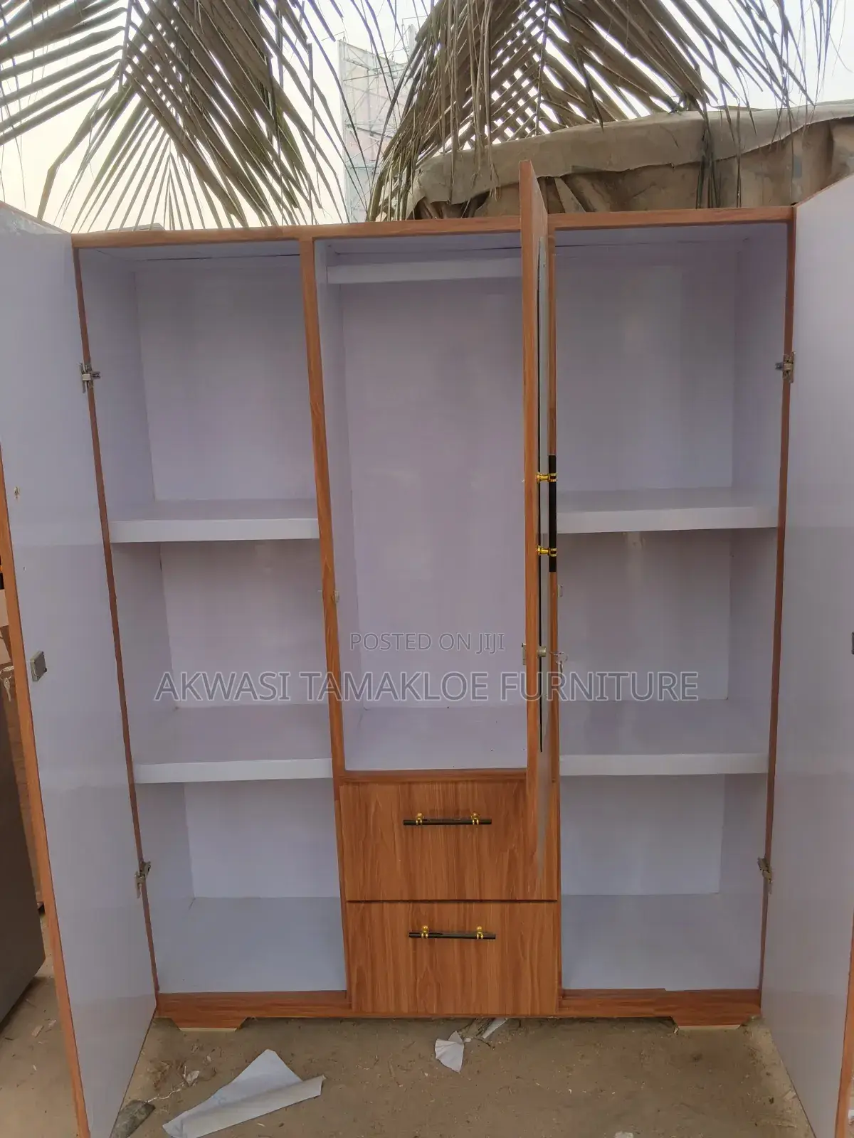 Wardrobes Three in One With Good Material