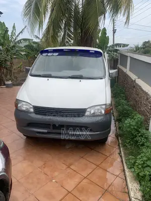 Toyota HiAce 2010 White