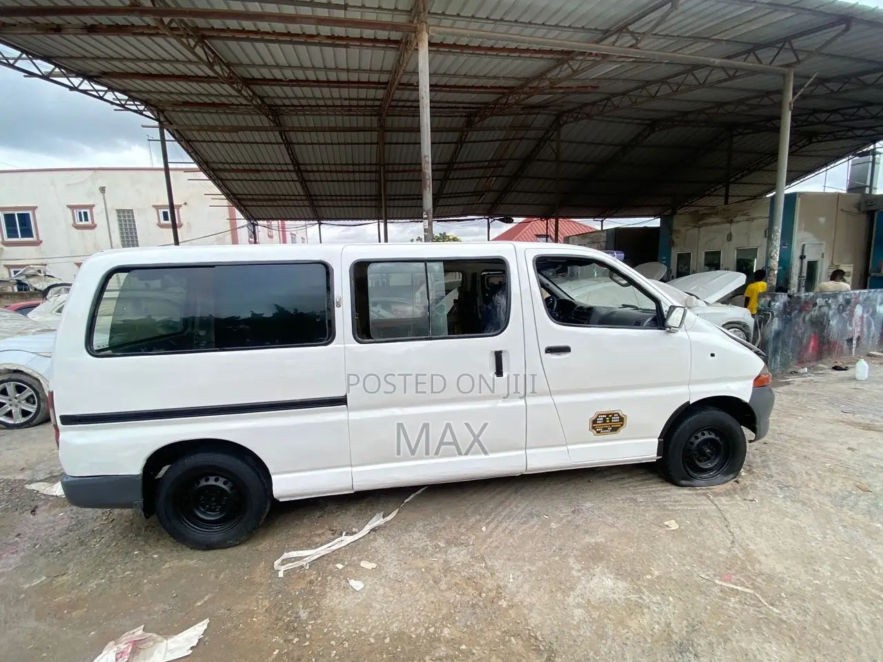Toyota HiAce 2010 White