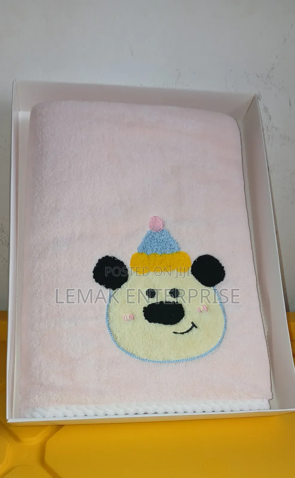 Kids Towels for All Ages. 100 Percent Cotton. Size 28"×56"