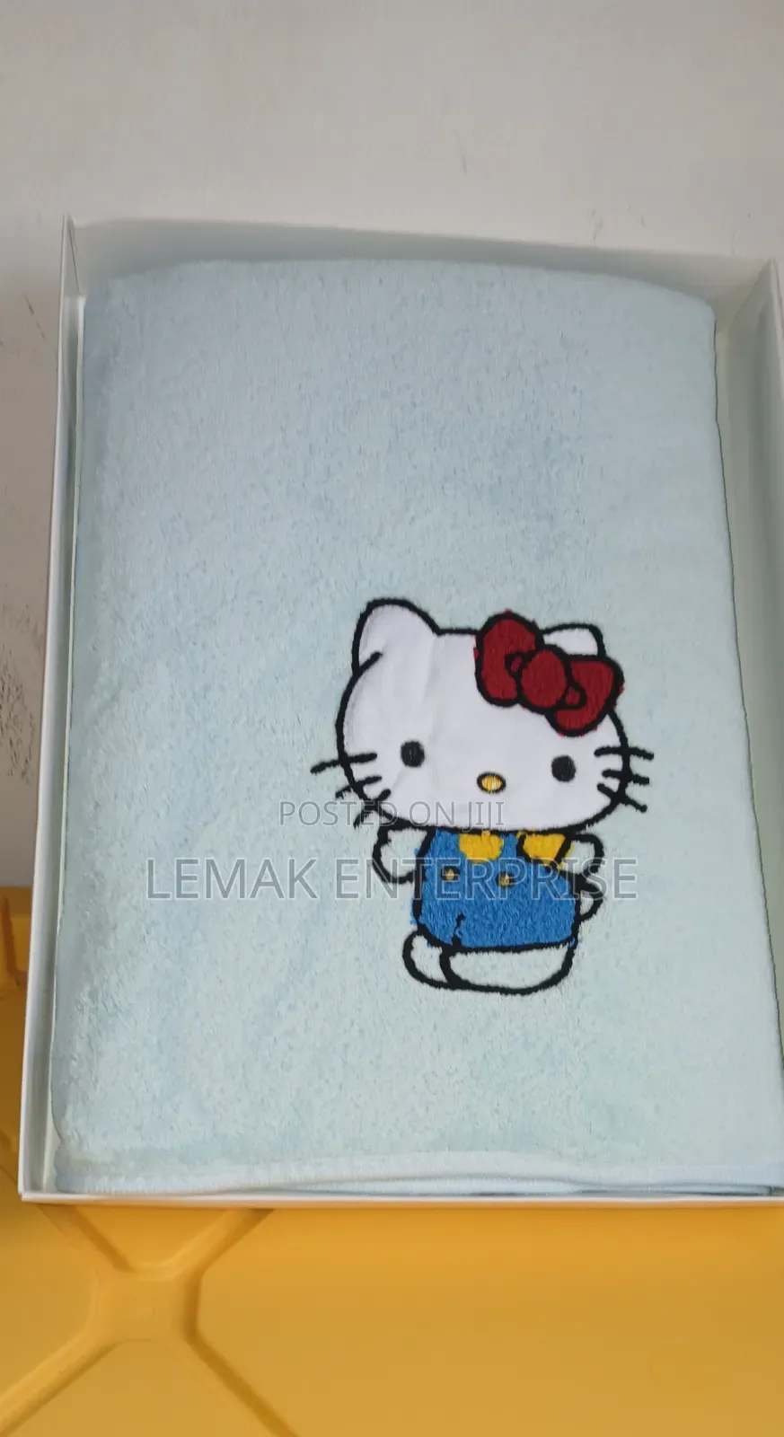 Kids Towels for All Ages. 100 Percent Cotton. Size 28"×56"