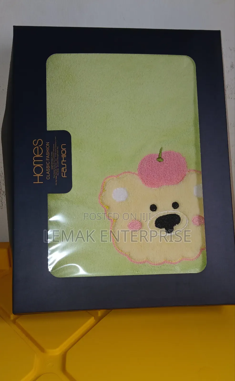 Kids Towels for All Ages. 100 Percent Cotton. Size 28"×56"