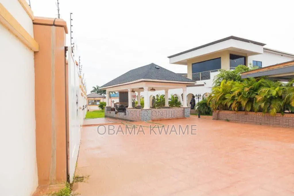 7bdrm Mansion in Laryea Homes, American House for sale