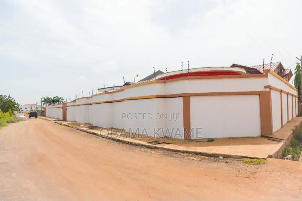 7bdrm Mansion in Laryea Homes, American House for sale
