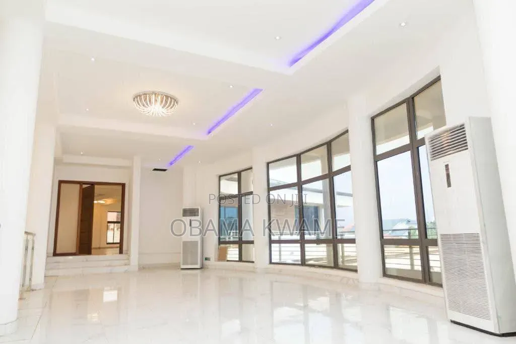 7bdrm Mansion in Laryea Homes, American House for sale