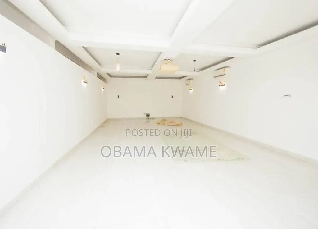 7bdrm Mansion in Laryea Homes, American House for sale