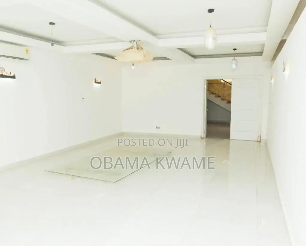 7bdrm Mansion in Laryea Homes, American House for sale