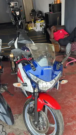 Honda CBR 2011 Blue