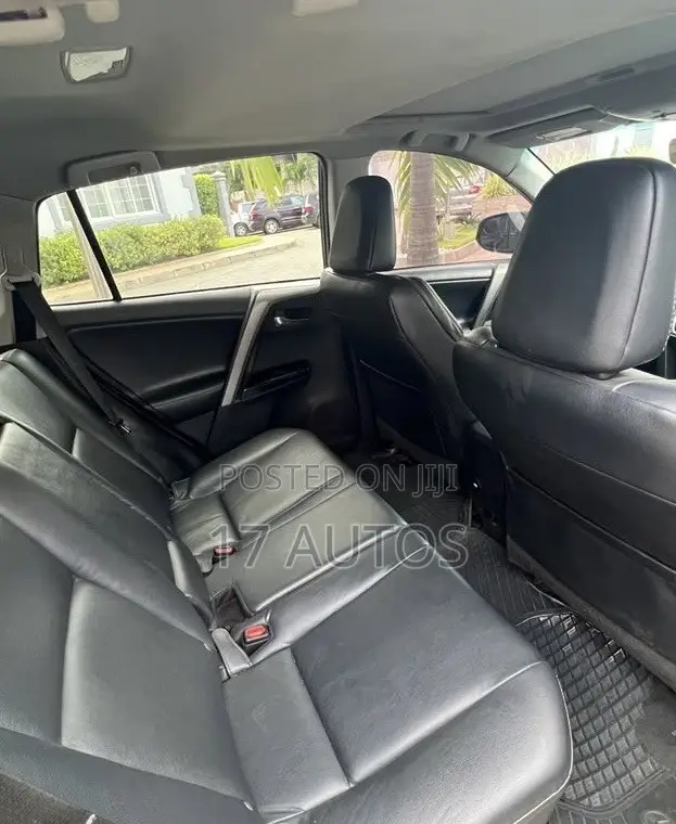 Toyota RAV4 Limited 4dr SUV (2.5L 4cyl 6A) 2018 Burgundy