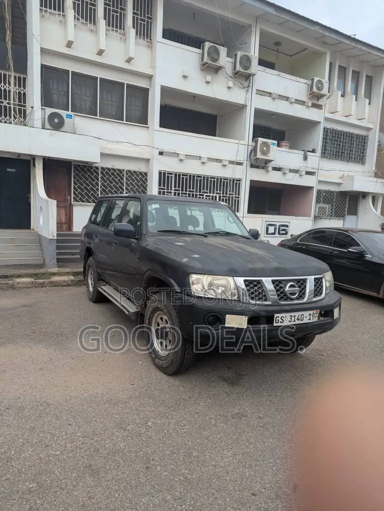 Nissan Patrol 2012 Black