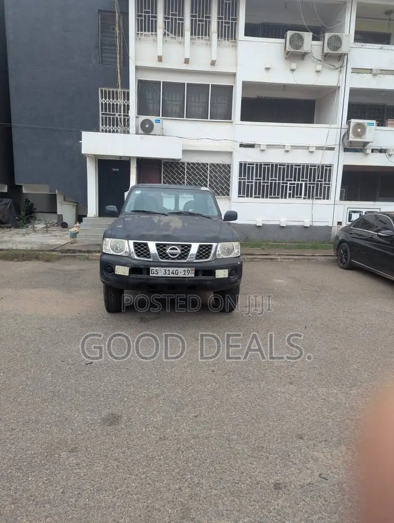 Nissan Patrol 2012 Black
