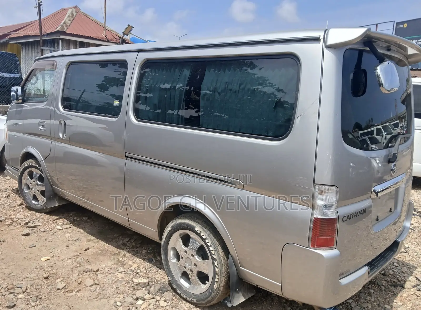 Nissan Caravan (Urvan) 2008 Silver