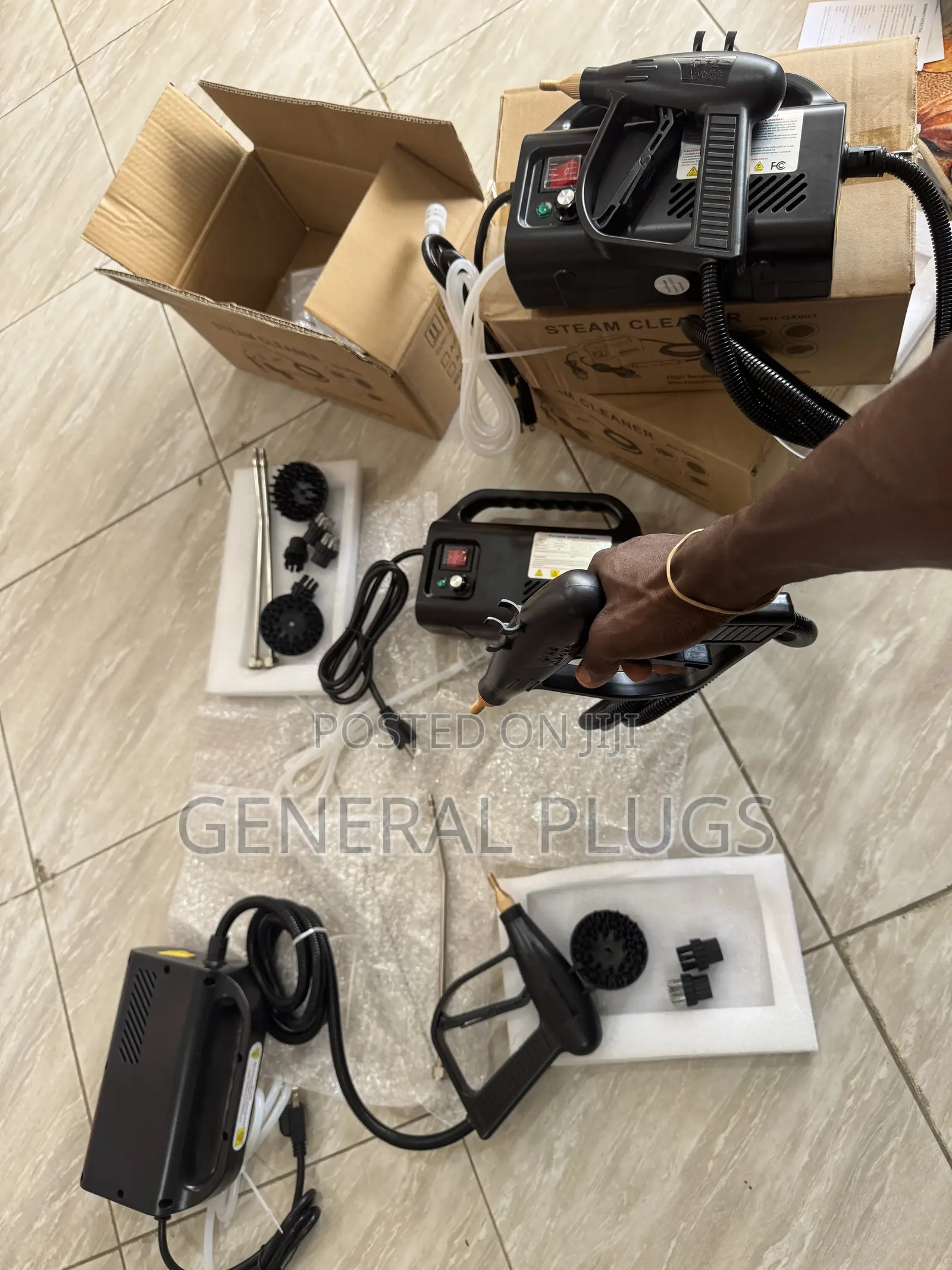Luxurious Hot Steam Cleaner for Cars , Kitchen , Tiles , Bathrooms Etc