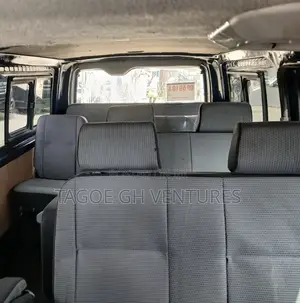 Toyota HiAce 2015 Blue