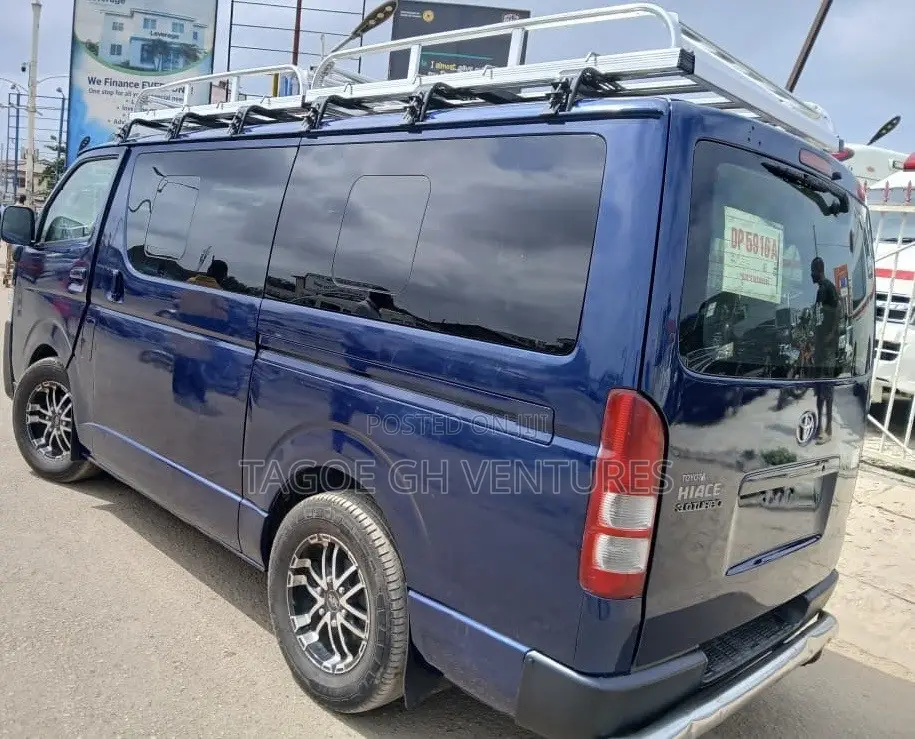 Toyota HiAce 2015 Blue