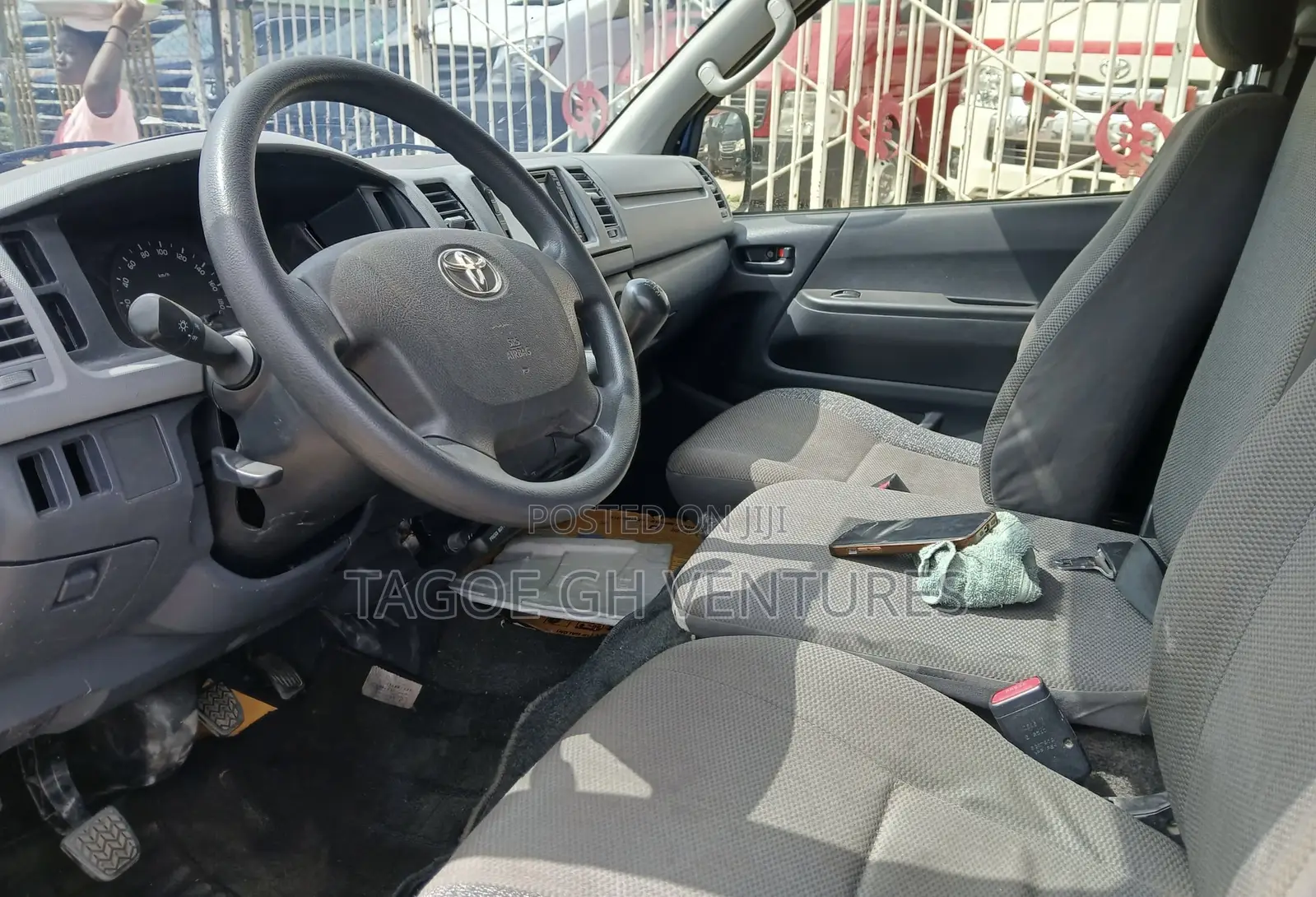Toyota HiAce 2015 Blue