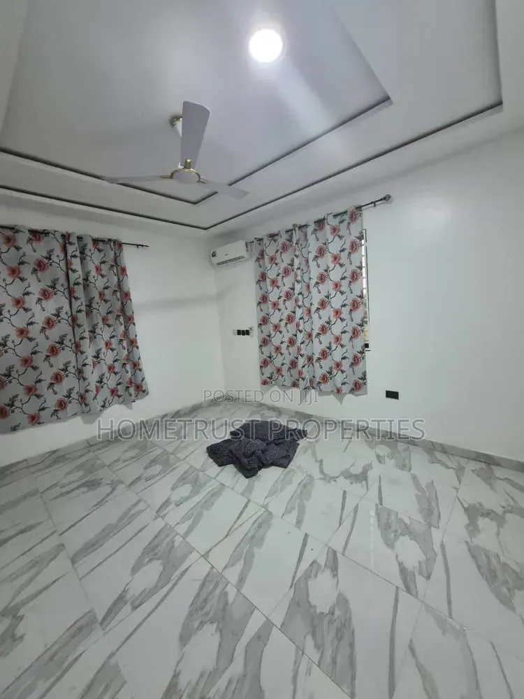4bdrm Duplex in Kwabenya Acp for sale