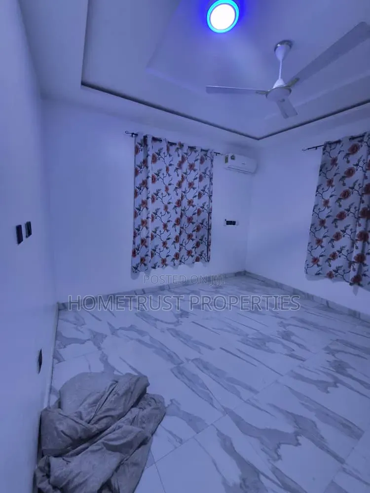 4bdrm Duplex in Kwabenya Acp for sale