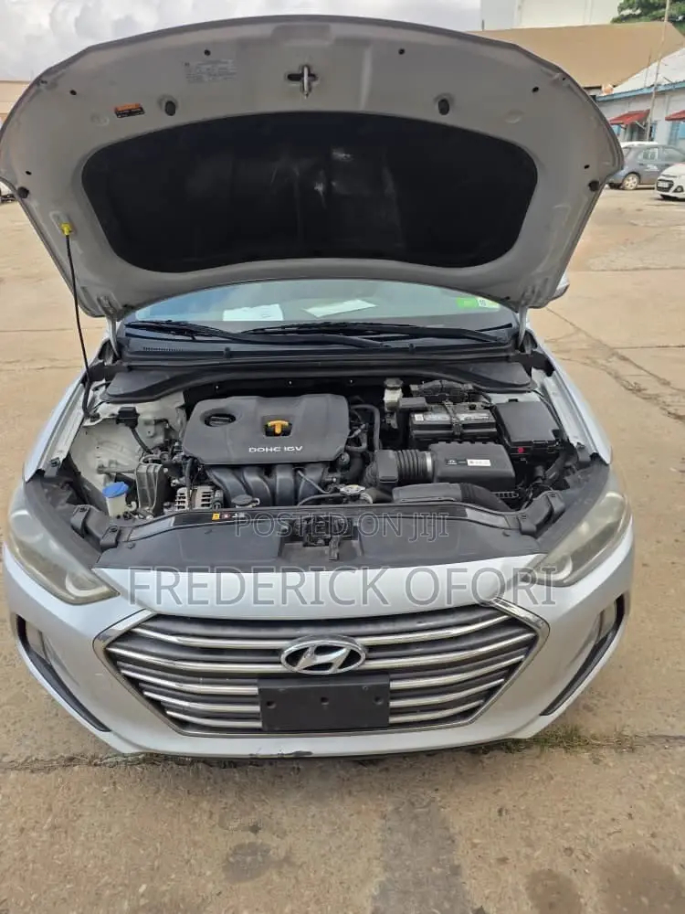 Hyundai Elantra Limited Sedan FWD (2.0L 4cyl 6A) 2017 Off white