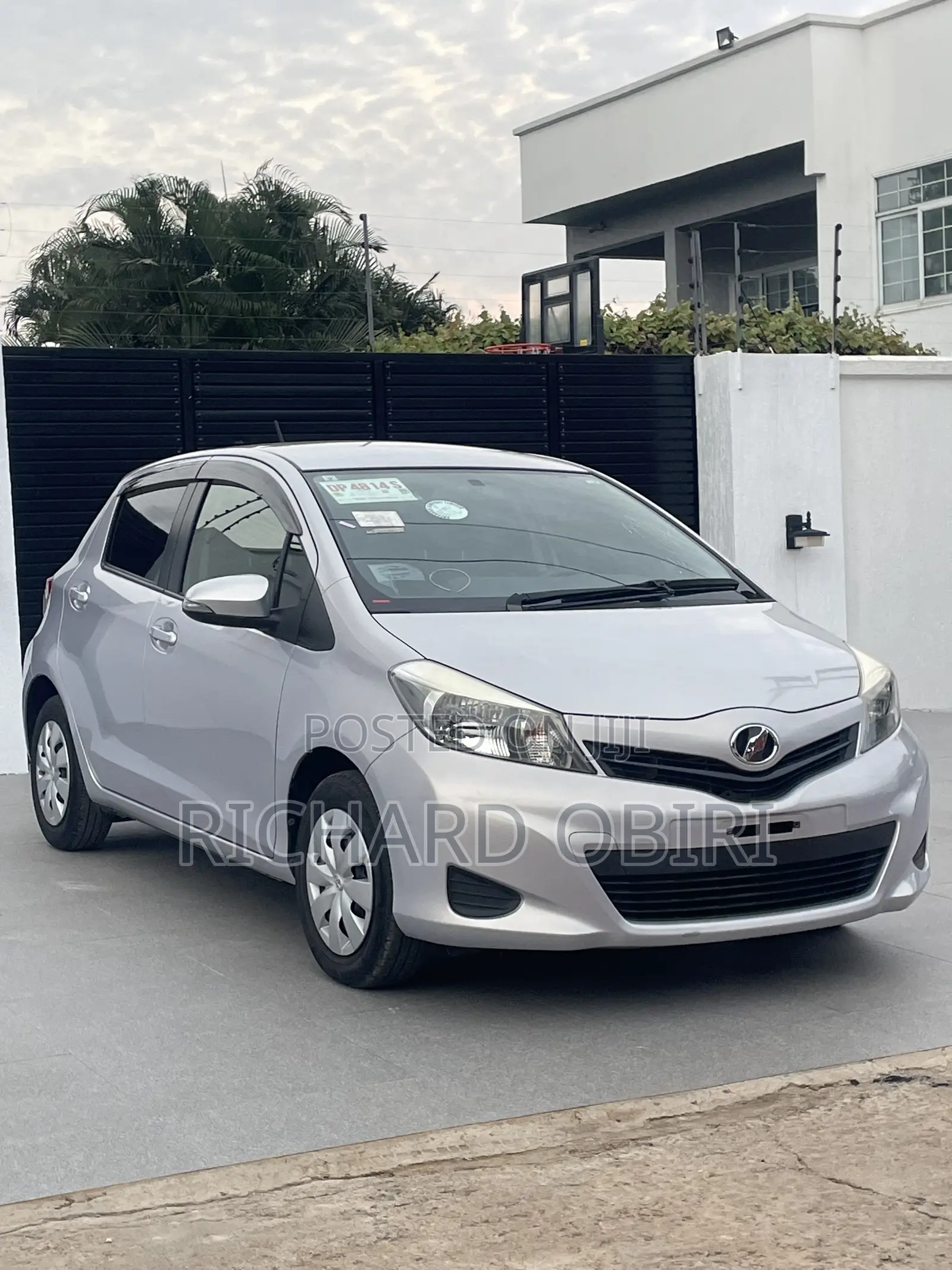 Toyota Vitz 1.3 AWD 5dr 2013 Silver