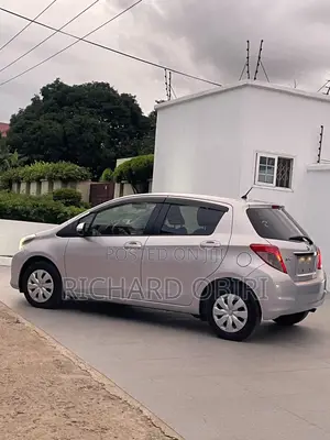Toyota Vitz 1.3 AWD 5dr 2013 Silver