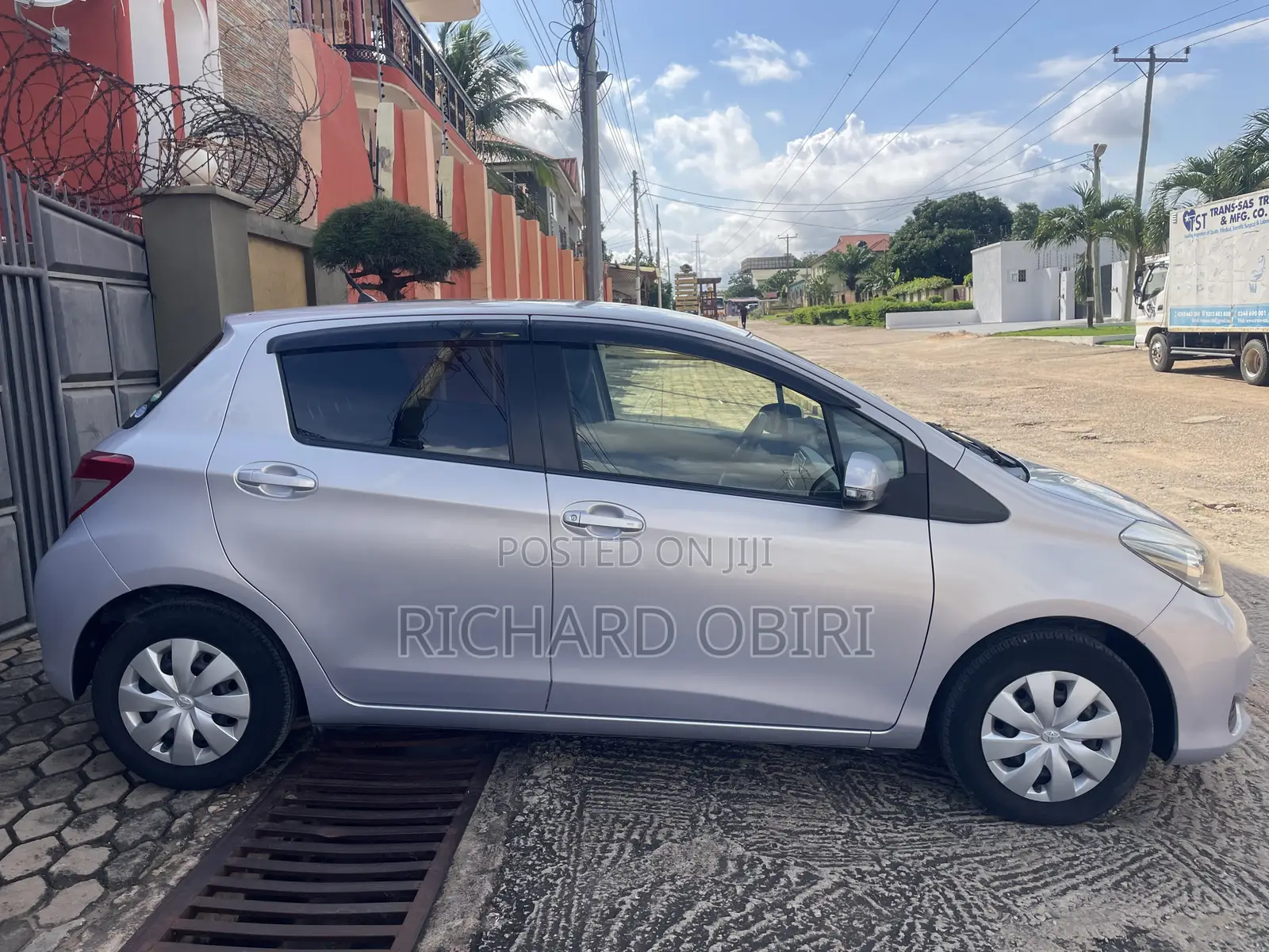 Toyota Vitz 1.3 AWD 5dr 2013 Silver