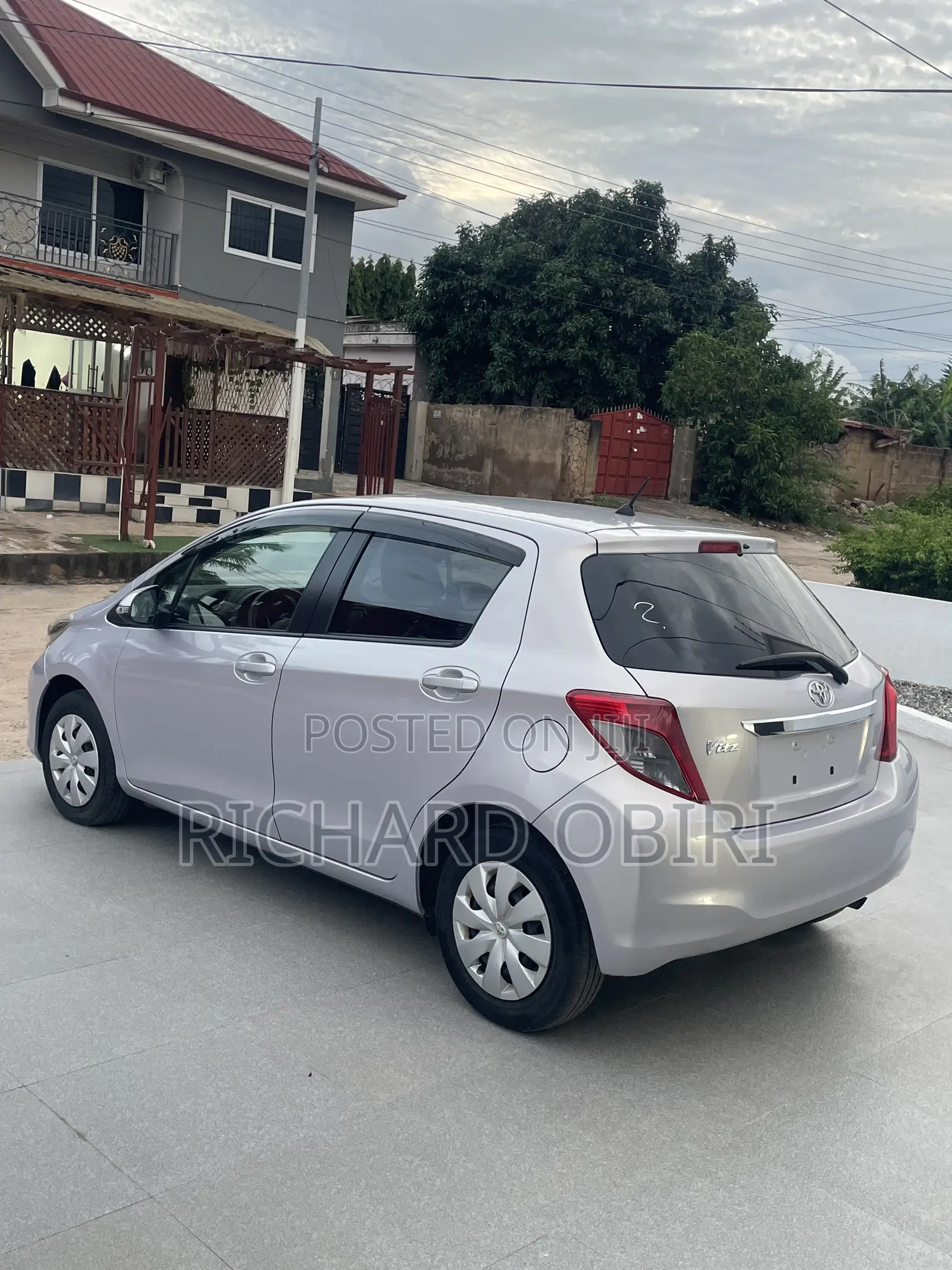 Toyota Vitz 1.3 AWD 5dr 2013 Silver