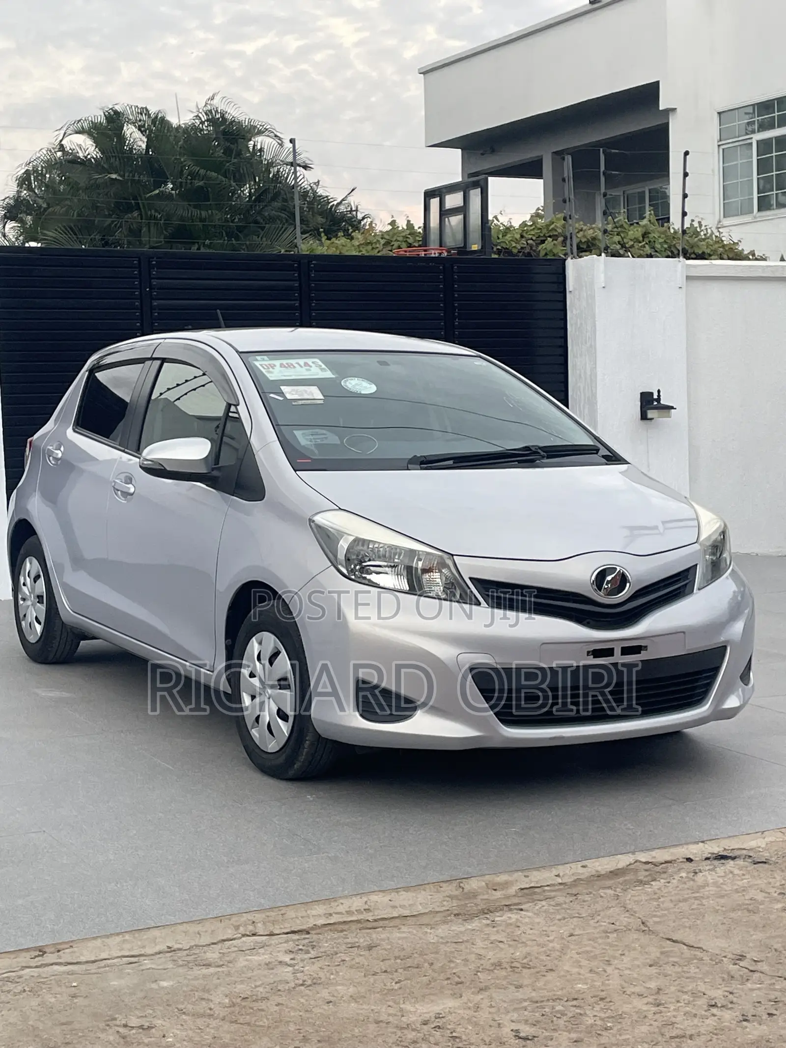 Toyota Vitz 1.3 AWD 5dr 2013 Silver