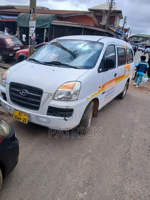 Hyundai H1 2005 White