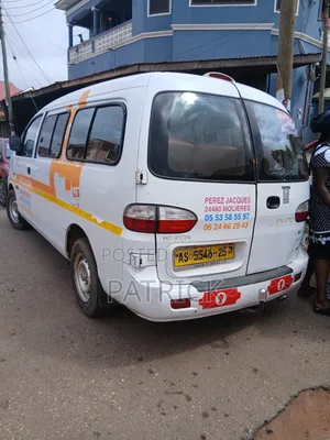 Hyundai H1 2005 White