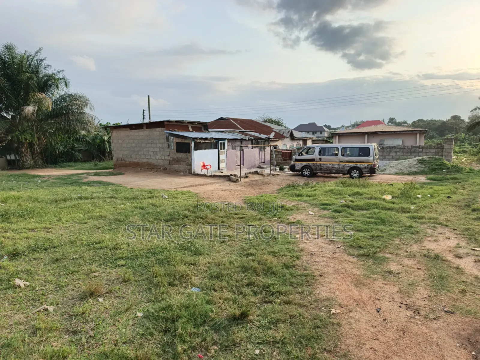 Plot for Sale at Asuofia Township ( 100*100)