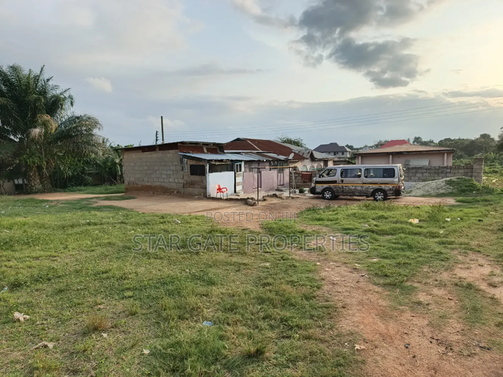 Plot for Sale at Asuofia Township ( 100*100)