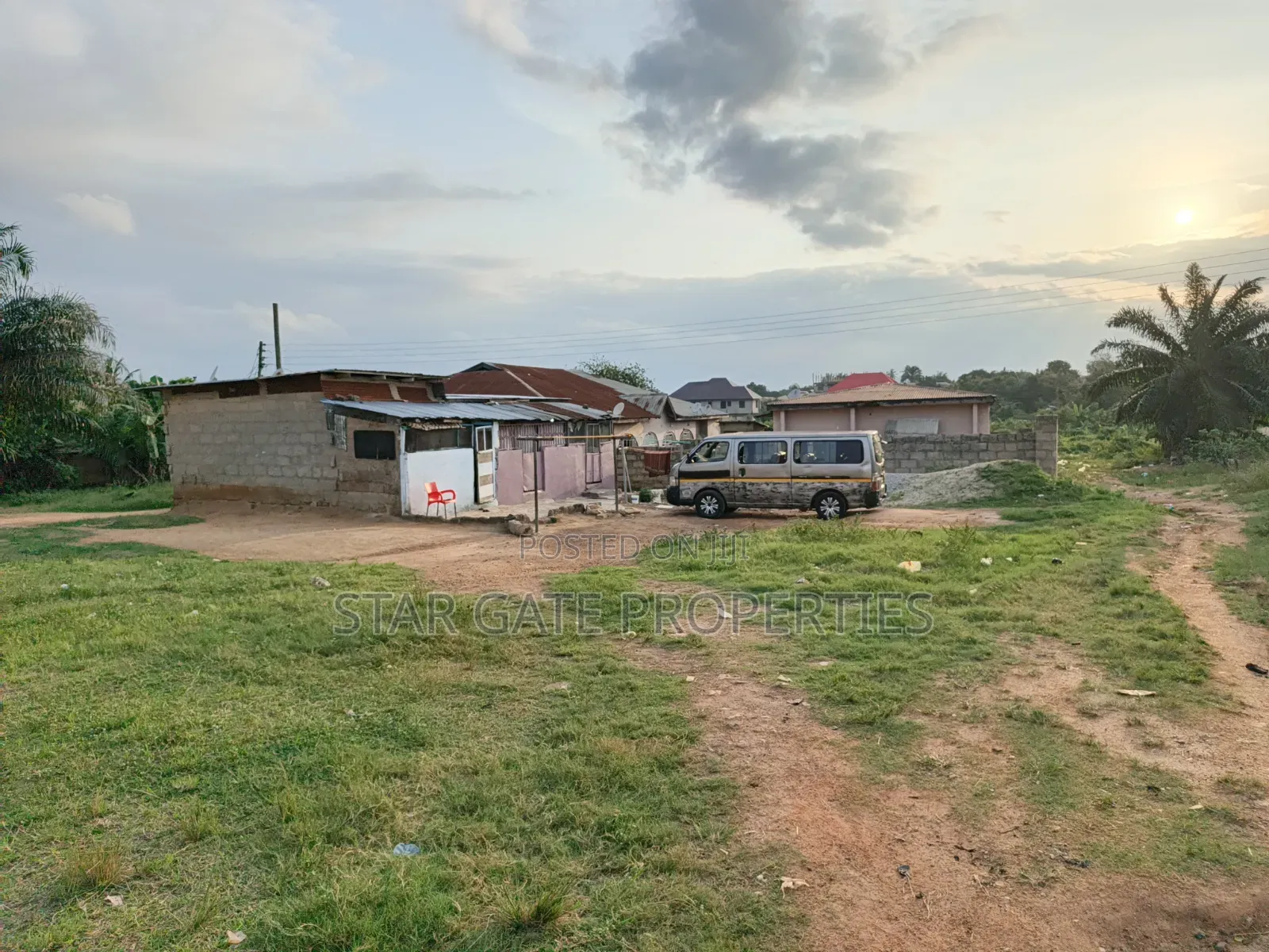 Plot for Sale at Asuofia Township ( 100*100)