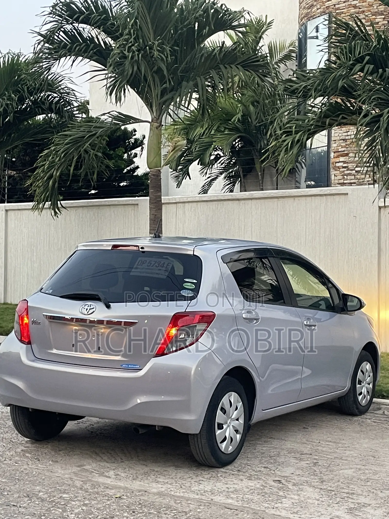 Toyota Vitz 1.3 AWD 5dr 2013 Silver