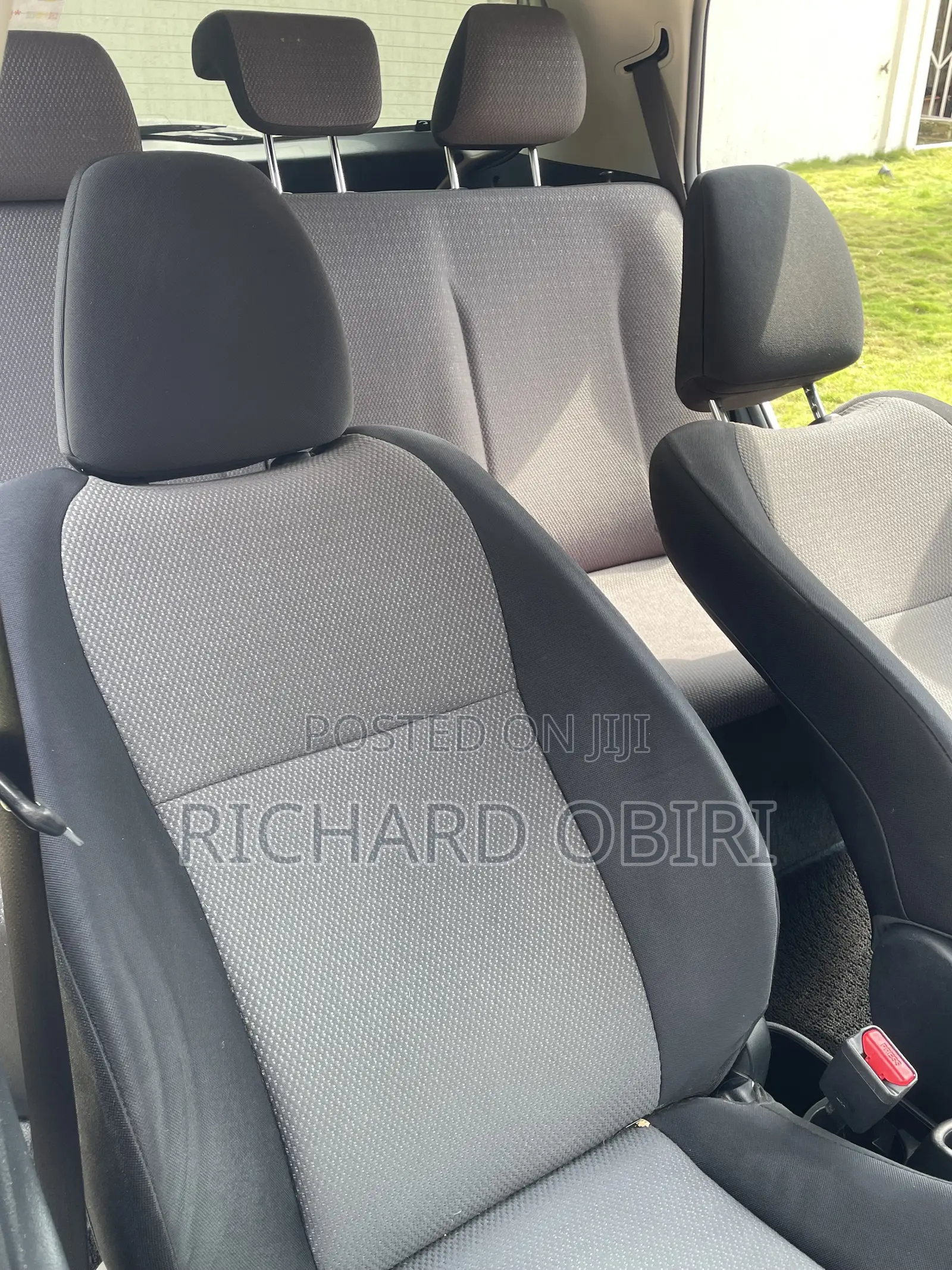 Toyota Vitz 1.3 AWD 5dr 2013 Silver