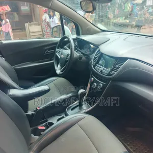 Chevrolet Trax 2018 Silver