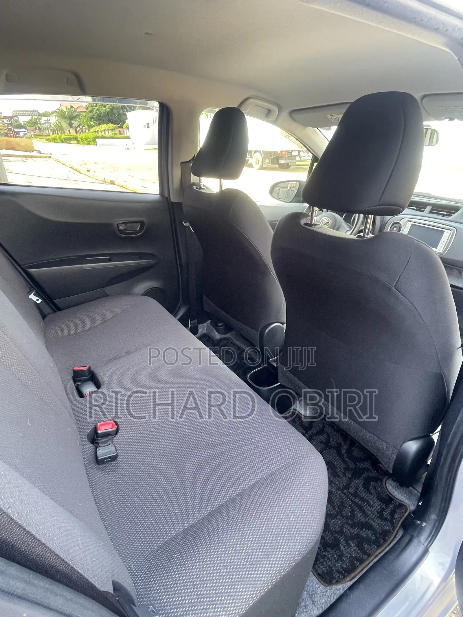Toyota Vitz 1.3 AWD 5dr 2013 Silver