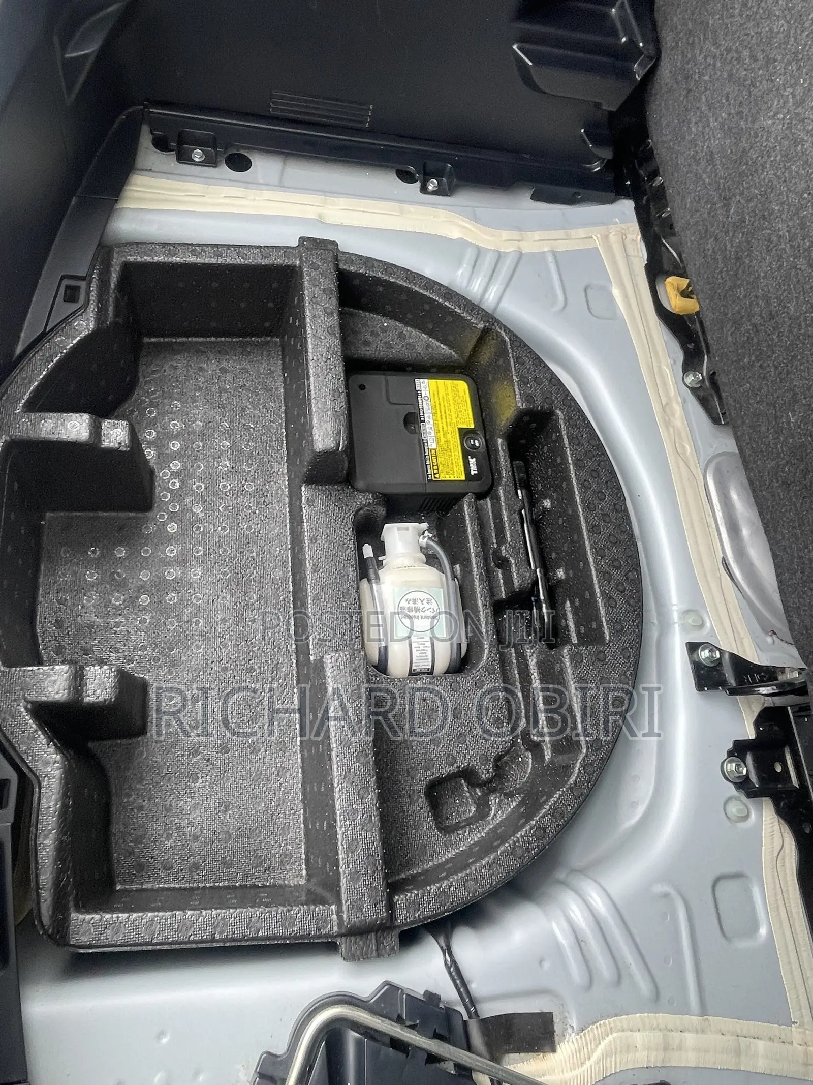 Toyota Vitz 1.3 AWD 5dr 2013 Silver