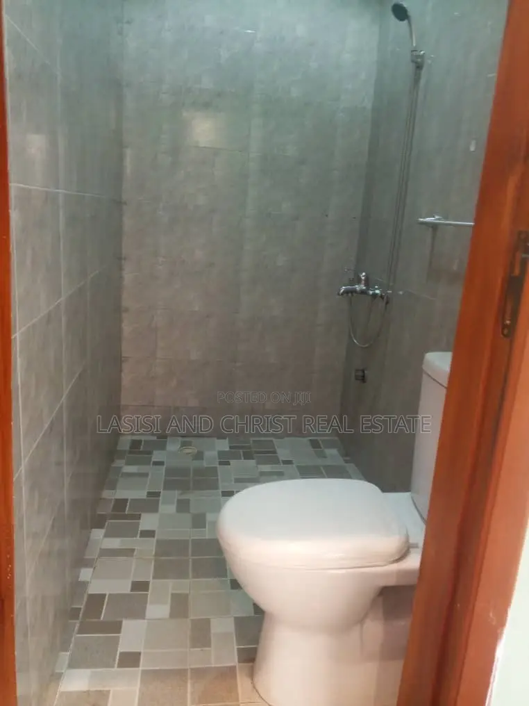 2bdrm House in Lasisi And Christ, Amasaman for sale