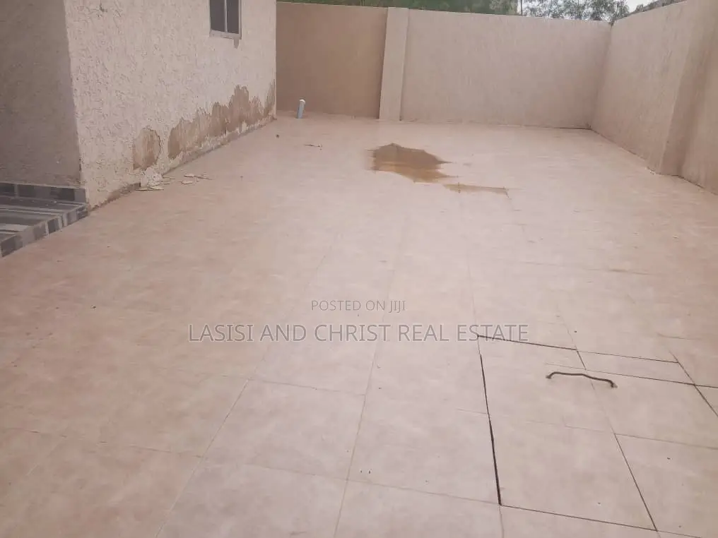 2bdrm House in Lasisi And Christ, Amasaman for sale