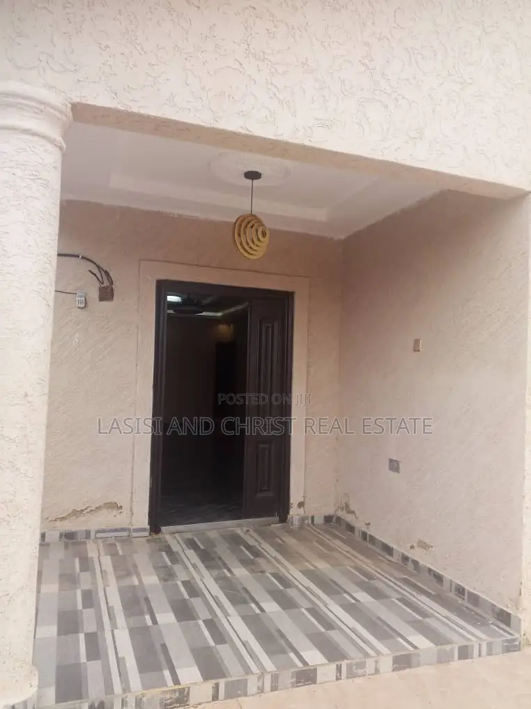 2bdrm House in Lasisi And Christ, Amasaman for sale